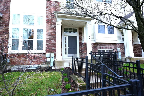 $439,000 | 462 Grosvenor Lane, Aurora, IL 60504