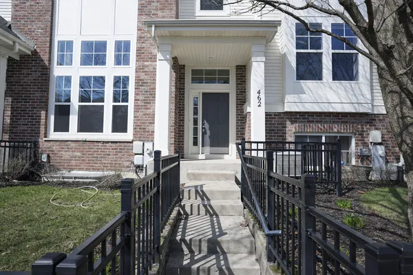 $439,000 | 462 Grosvenor Lane, Aurora, IL 60504