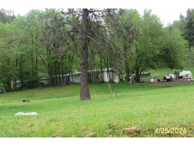 304 Evergreen Ridge Road Riddle, OR 97469 - Photo 1 of 5 a view of a park