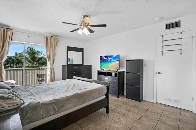 $2,150 | 3545 Northeast 167th Street, Unit 208, North Miami Beach, FL 33160