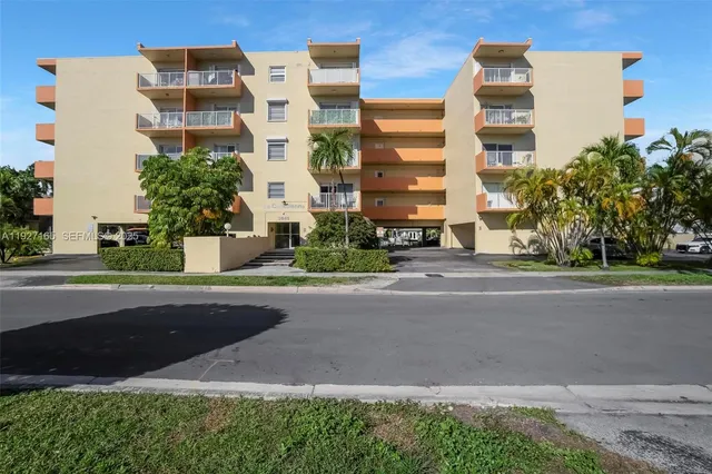 $2,150 | 3545 Northeast 167th Street, Unit 208, North Miami Beach, FL 33160