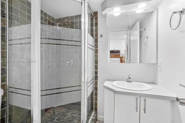 $2,150 | 3545 Northeast 167th Street, Unit 208, North Miami Beach, FL 33160