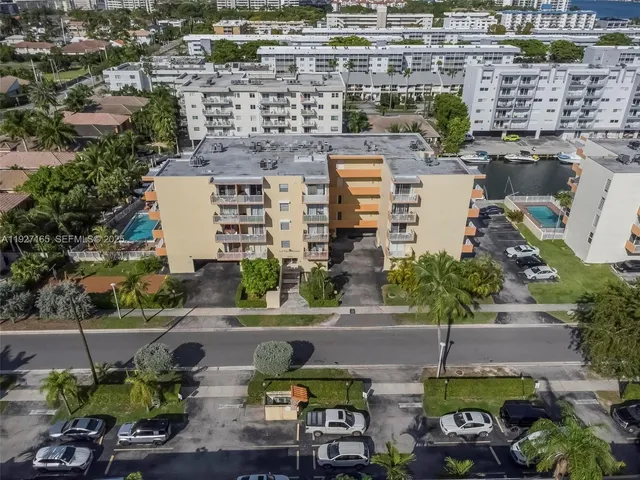 $2,150 | 3545 Northeast 167th Street, Unit 208, North Miami Beach, FL 33160