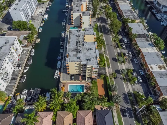 $2,150 | 3545 Northeast 167th Street, Unit 208, North Miami Beach, FL 33160
