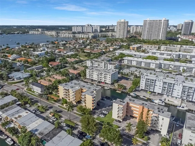 $2,150 | 3545 Northeast 167th Street, Unit 208, North Miami Beach, FL 33160