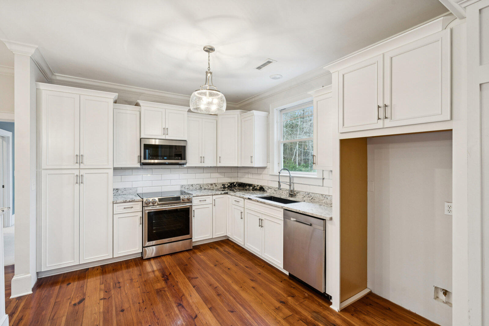 349 Mentor Road Summerville, SC 29483 - Photo 78 of 134 079_349mentorrd-keeneyemarketing-104_613