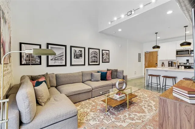 $2,400 | 801 Patterson Road, Unit 104, New Orleans, LA 70114