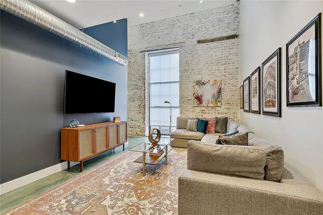 $2,400 | 801 Patterson Road, Unit 104, New Orleans, LA 70114