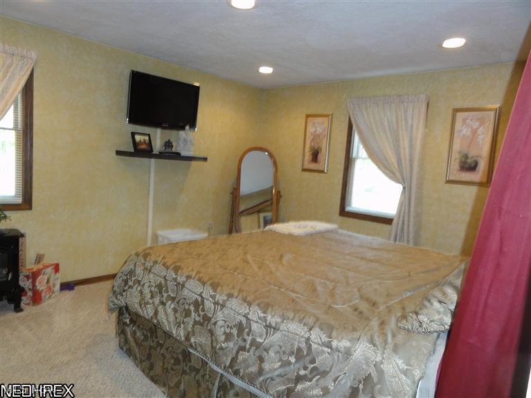 4715 Deis Hill Road Northwest Dover, OH 44622 - Photo 9 of 24