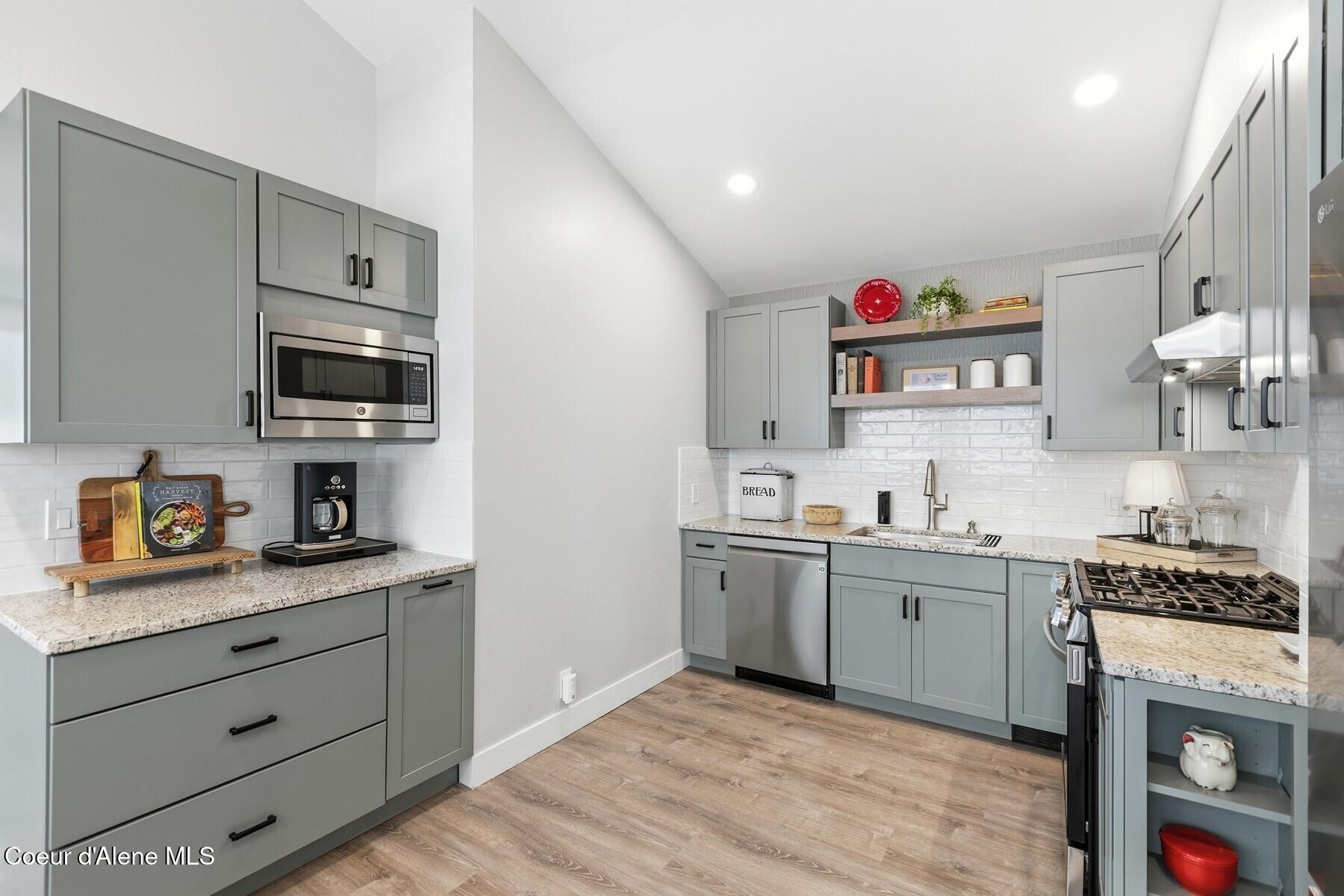 632 Main Street Wardner, ID 83837 - Photo 11 of 48 Modern Kitchen