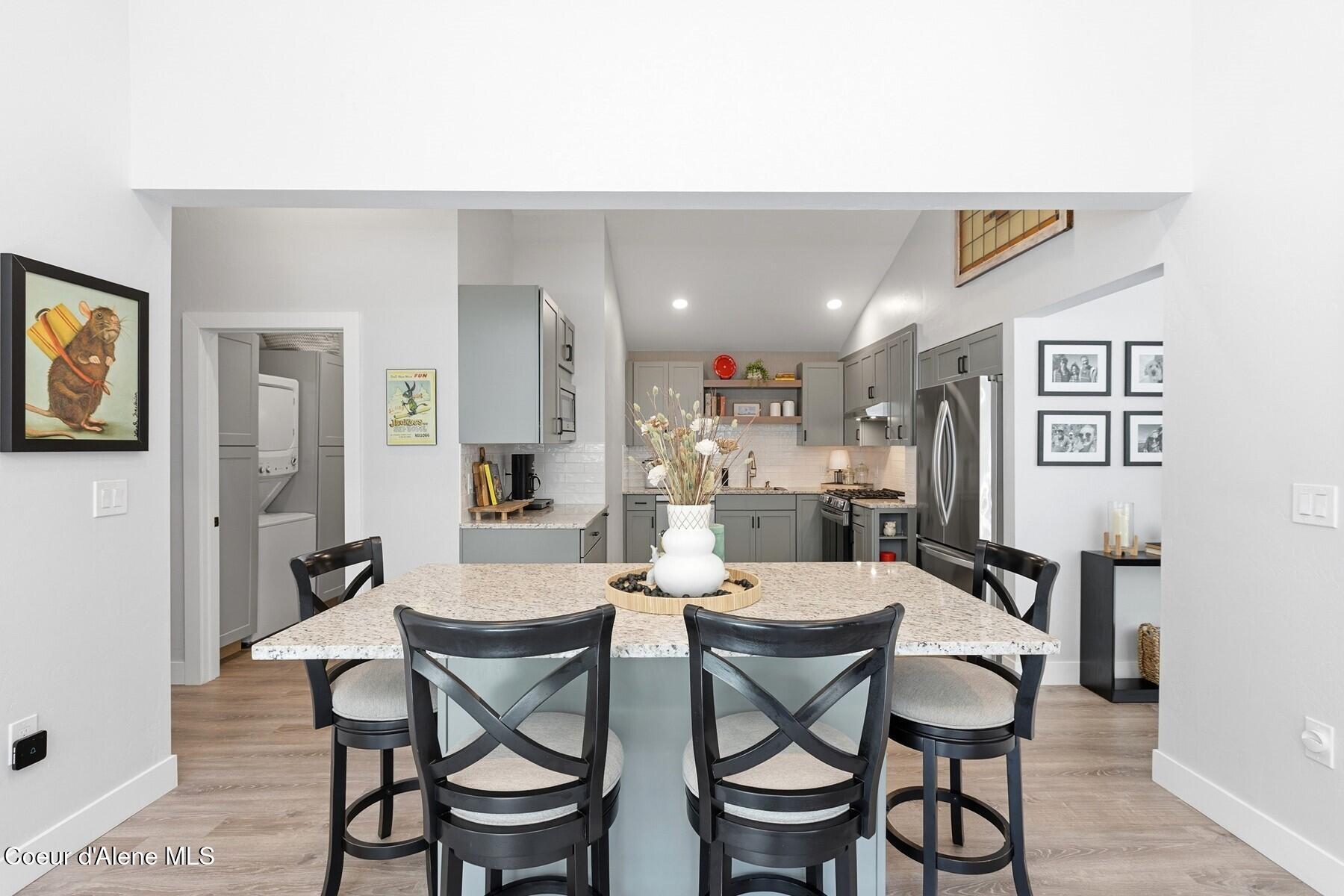 632 Main Street Wardner, ID 83837 - Photo 13 of 48 Breakfast Bar