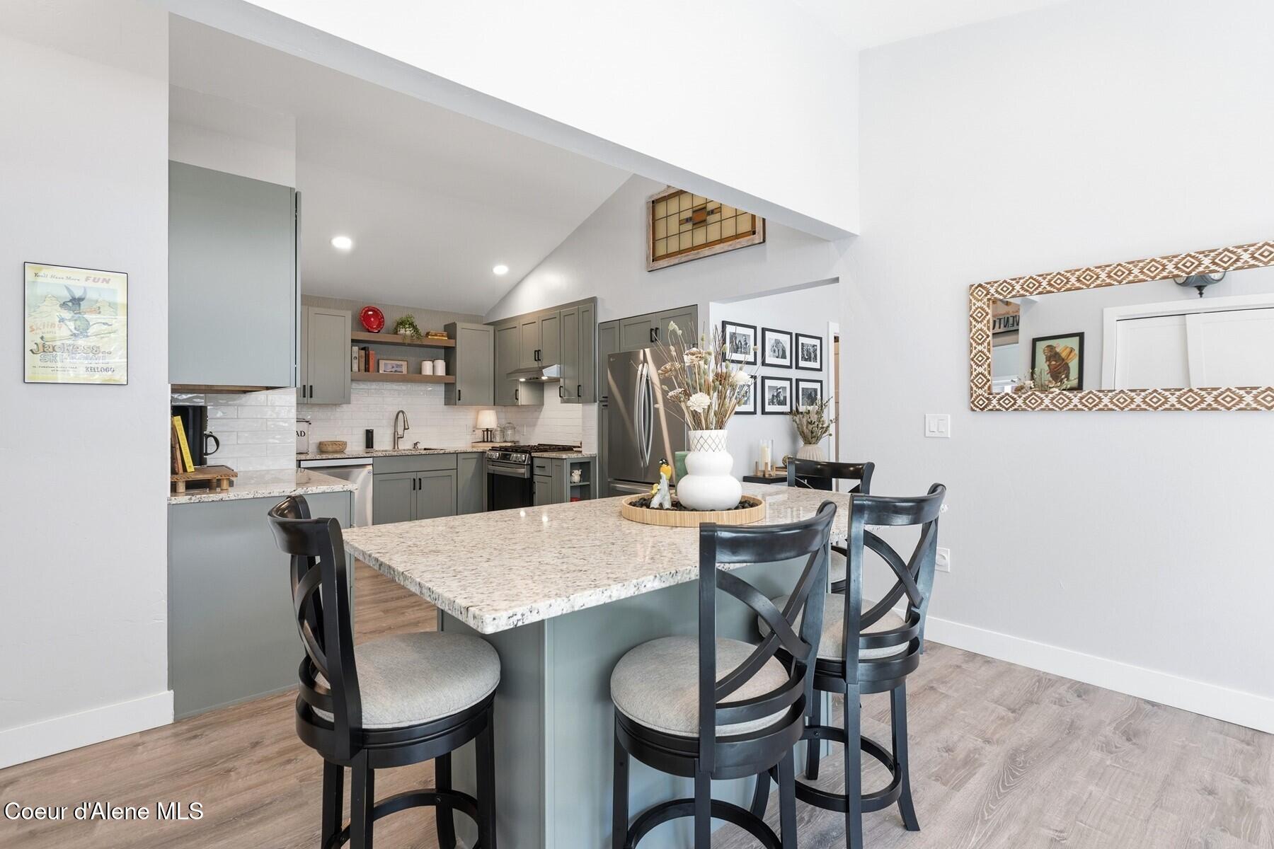 632 Main Street Wardner, ID 83837 - Photo 14 of 48 Breakfast Bar