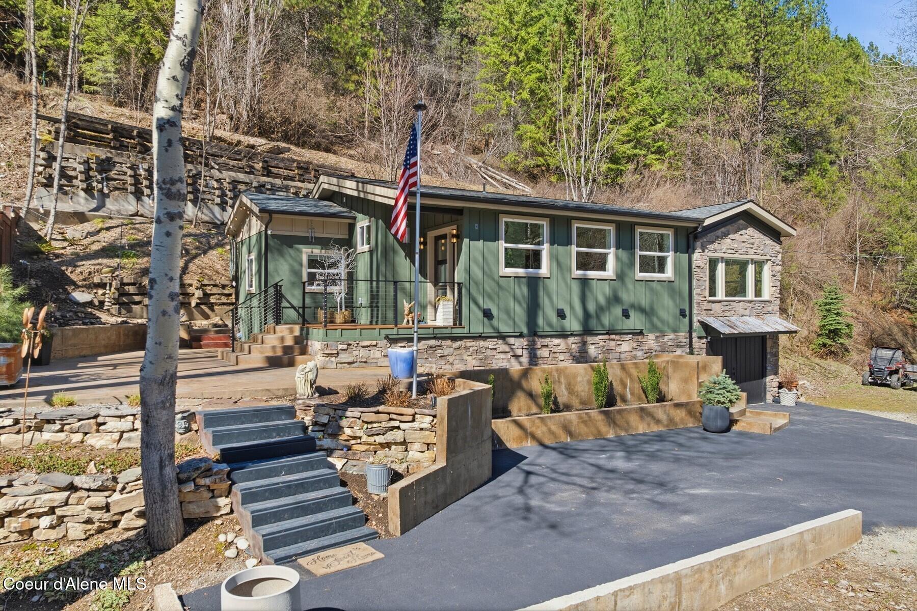 632 Main Street Wardner, ID 83837 - Photo 4 of 48 Contemporary Ski Retreat