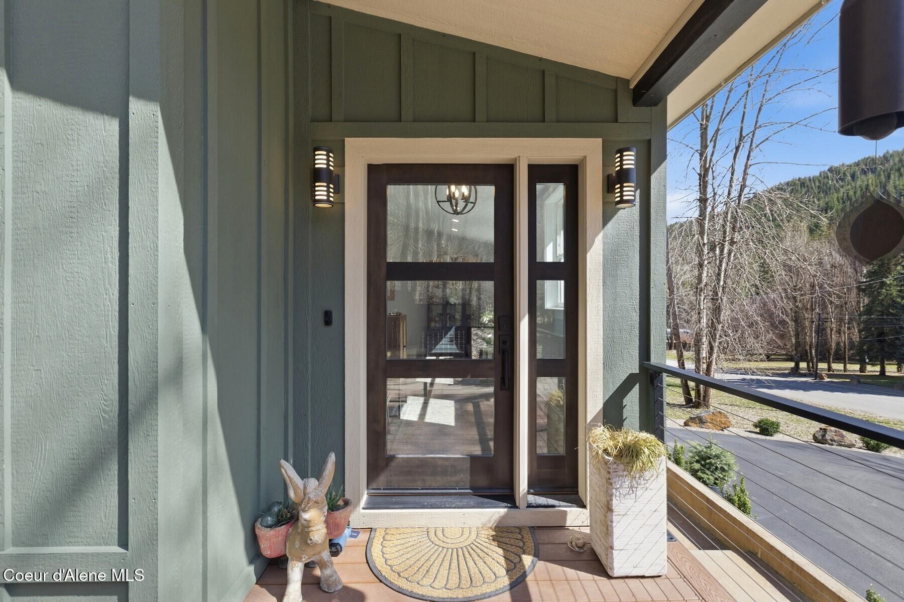 632 Main Street Wardner, ID 83837 - Photo 6 of 48 Bespoke Entry Way