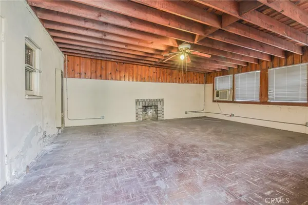 a view of a garage