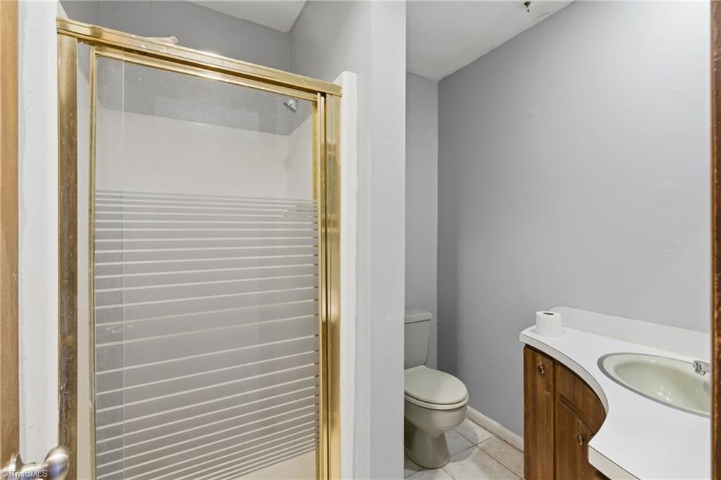 1313 Ridgewood Avenue Reidsville, NC 27320 - Photo 29 of 41 Bathroom that is in the flex space