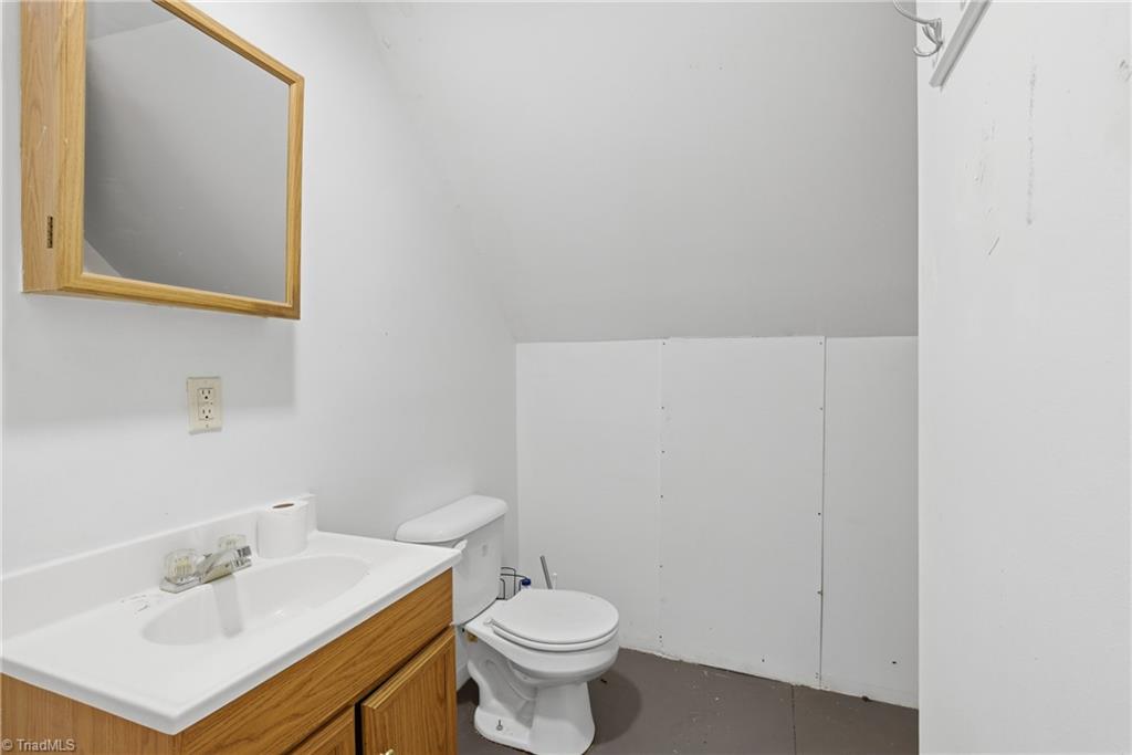 1313 Ridgewood Avenue Reidsville, NC 27320 - Photo 33 of 41 upstairs of garage bathroom