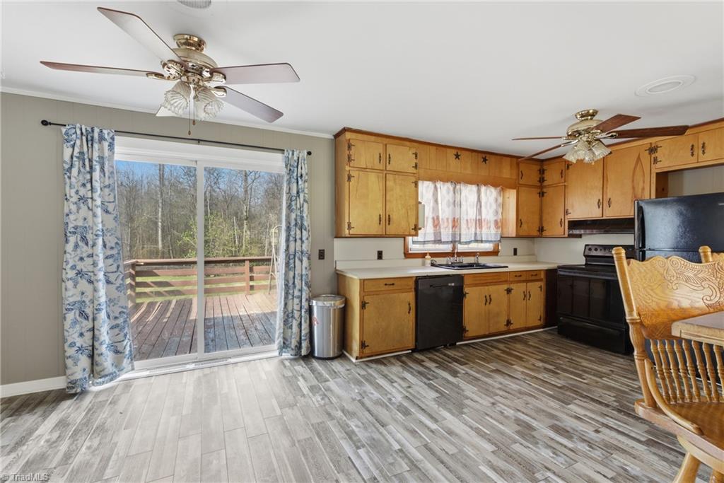1313 Ridgewood Avenue Reidsville, NC 27320 - Photo 10 of 41 dining room and kitchen