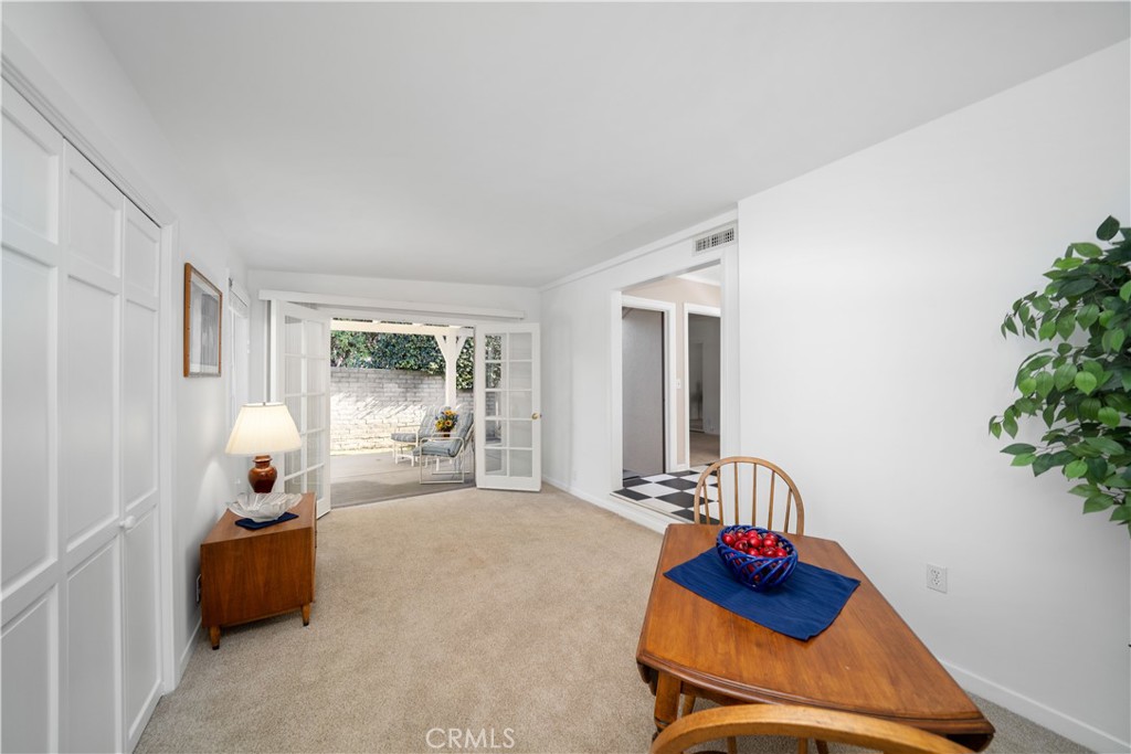 945 Cabrillo Drive Glendale, CA 91207 - Photo 19 of 38 a living room with furniture and a large window