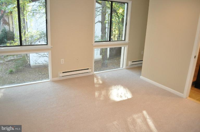 2465 Pyrenees Court Reston, VA 20191 - Photo 2 of 24 Bedroom (Master)