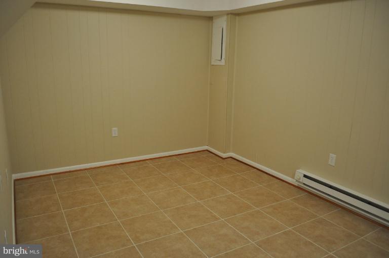 2465 Pyrenees Court Reston, VA 20191 - Photo 22 of 24 Bedroom