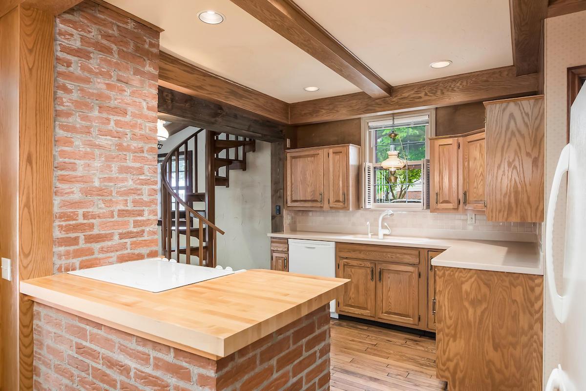 1873 Chatfield Road Columbus, OH 43221 - Photo 11 of 47 Gallery Image 11