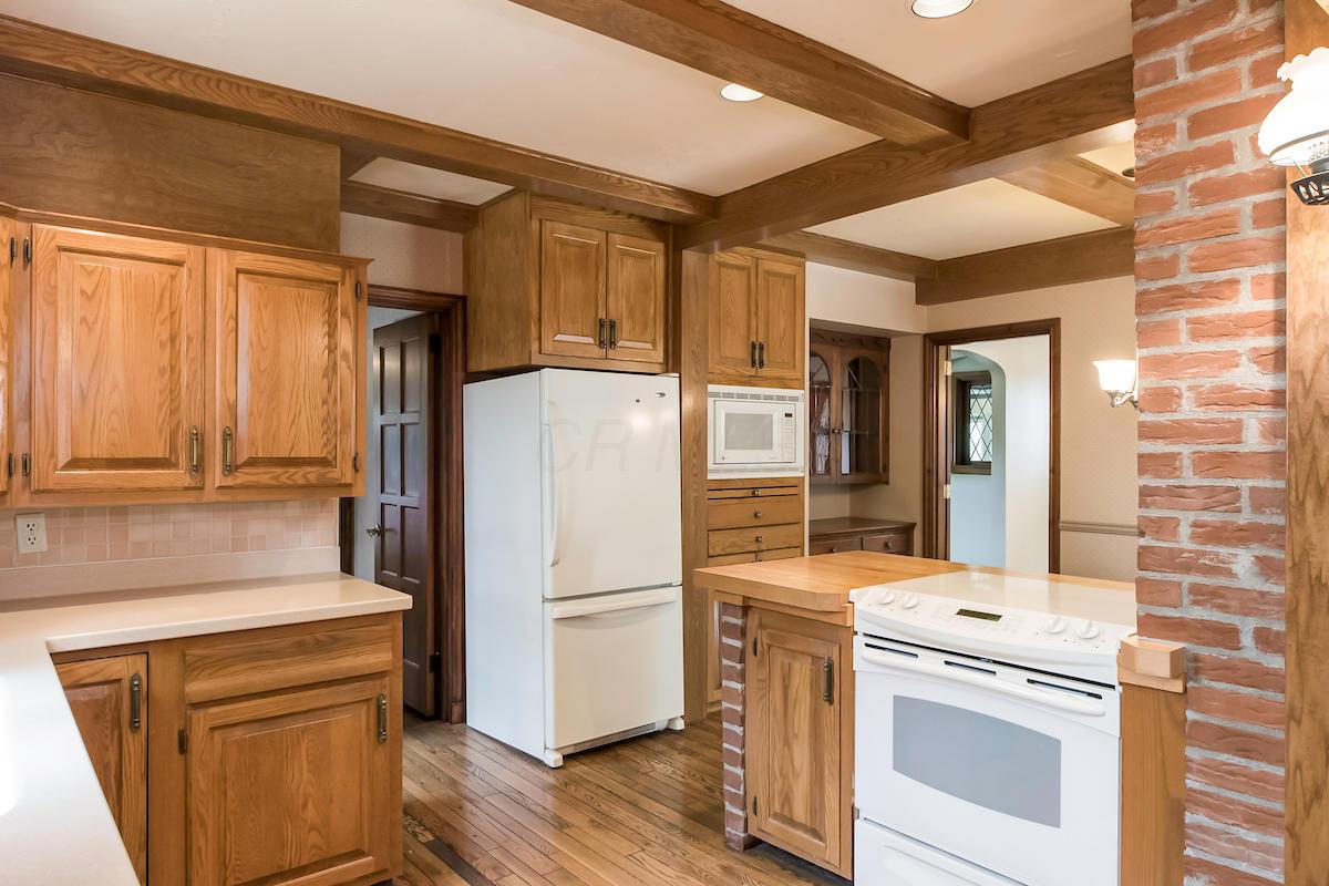 1873 Chatfield Road Columbus, OH 43221 - Photo 14 of 47 Gallery Image 14