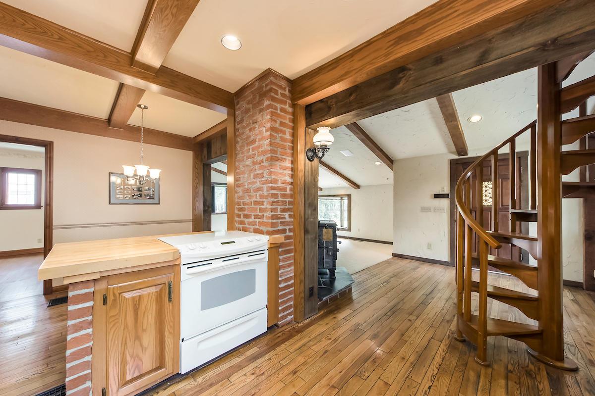 1873 Chatfield Road Columbus, OH 43221 - Photo 15 of 47 Gallery Image 15