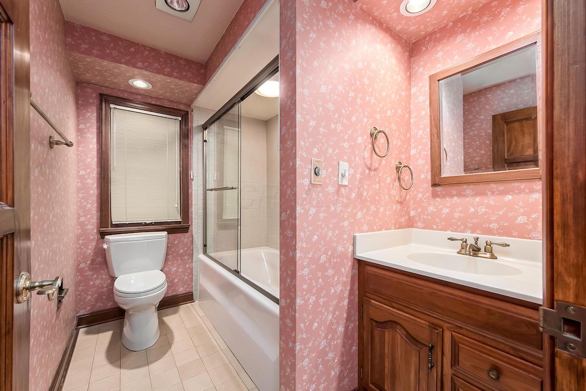 1873 Chatfield Road Columbus, OH 43221 - Photo 36 of 47 Gallery Image 36