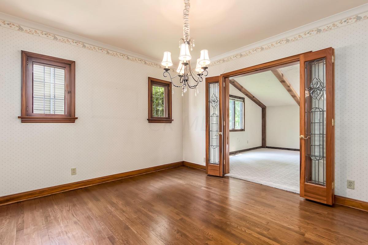 1873 Chatfield Road Columbus, OH 43221 - Photo 8 of 47 Gallery Image 8