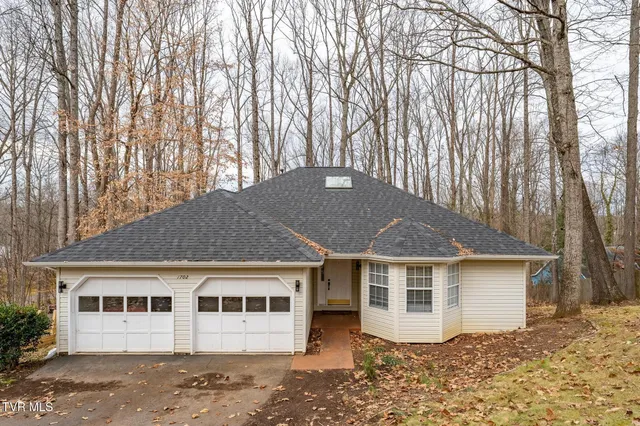 $470,000 | 1702 Colonial Ridge Road, Johnson City, TN 37604
