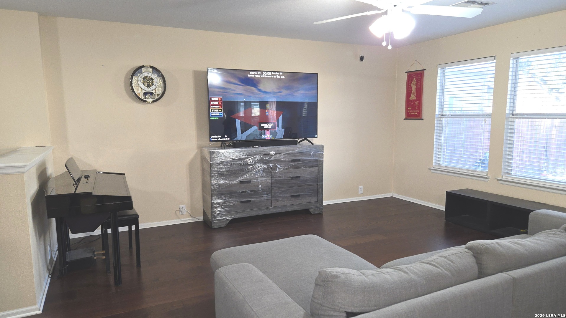 9530 Ascending Converse, TX 78109 - Photo 4 of 15 a living room with furniture and window