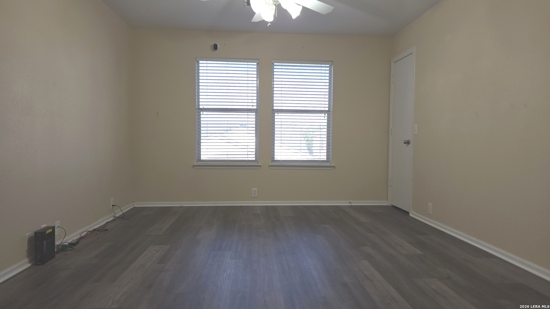 9530 Ascending Converse, TX 78109 - Photo 9 of 15 an empty room with a window