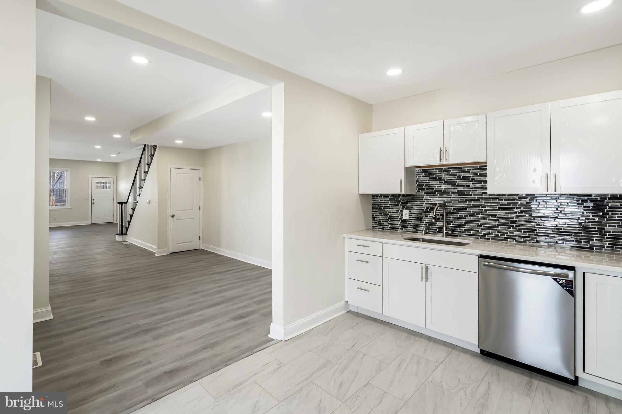 244 Conover Street Burlington, NJ 08016 - Photo 1 of 37