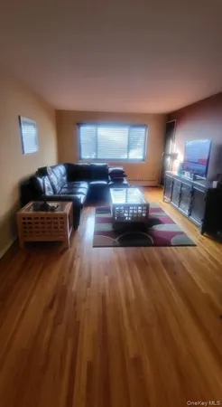 $2,100 | 5 West Lawrence Park Drive, Unit 6, Piermont, NY 10968
