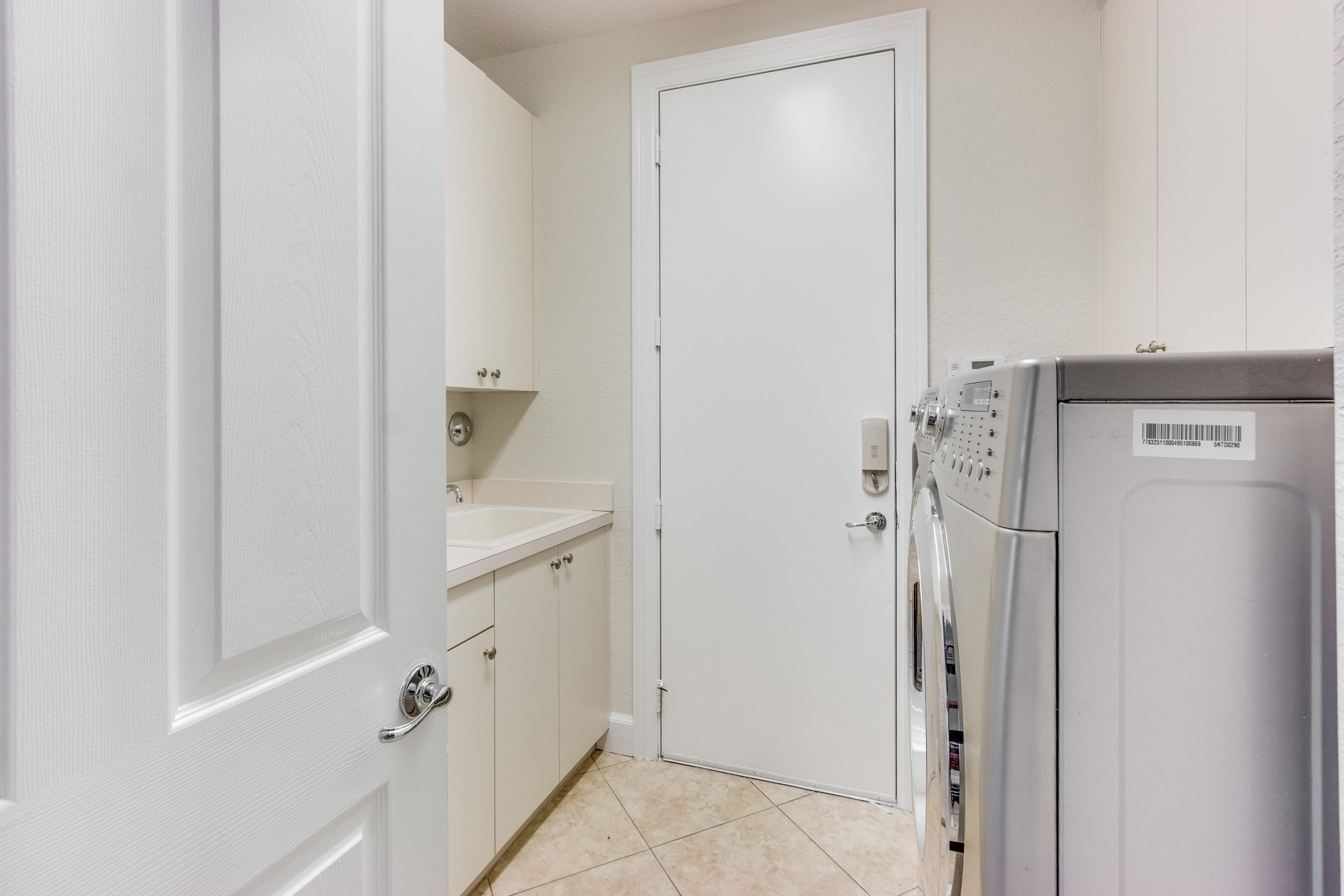 11193 Sunset Ridge Circle Boynton Beach, FL 33473 - Photo 13 of 44 Laundry Room