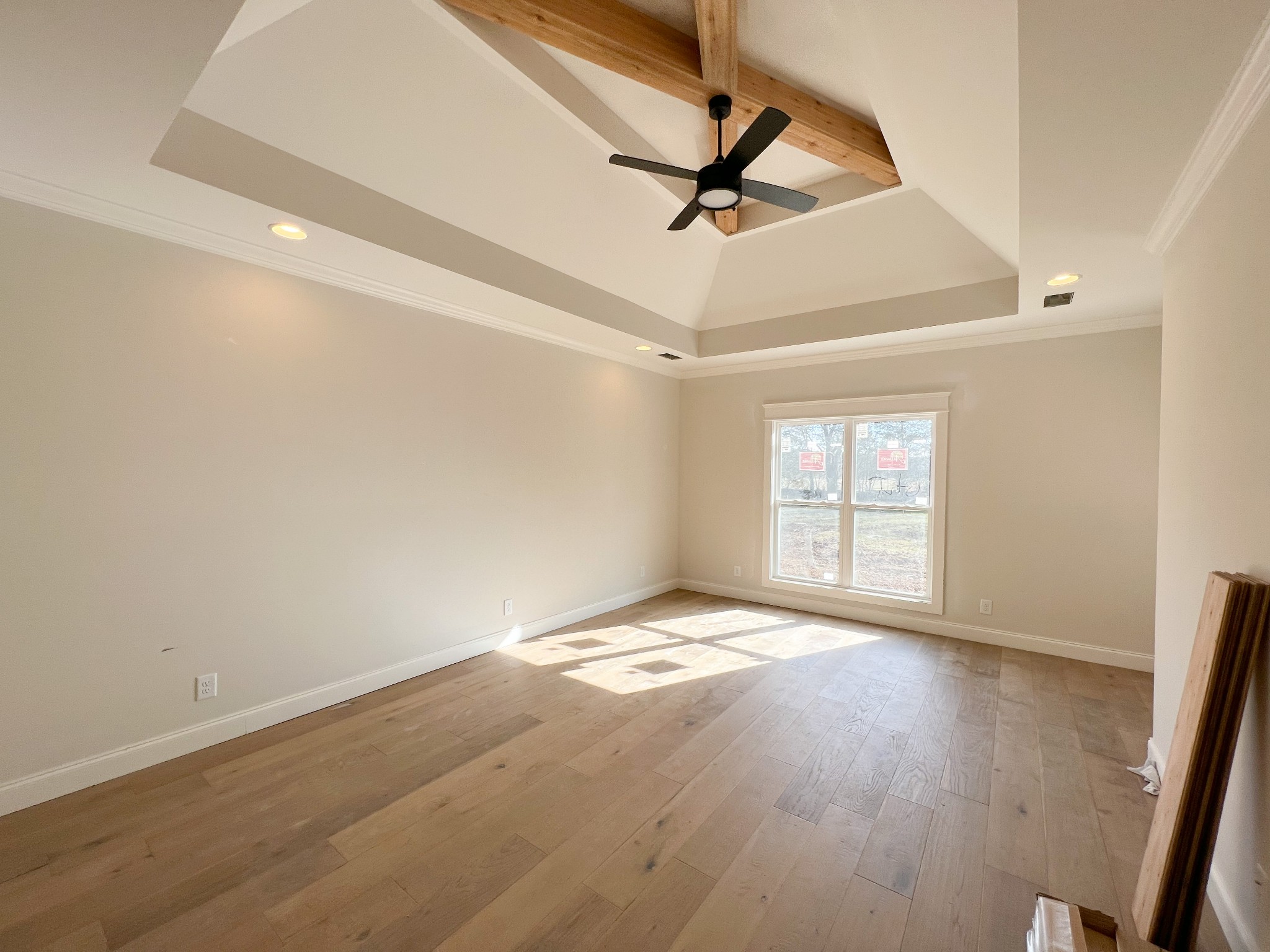 6693 Simmons Bluff Road Lebanon, TN 37090 - Photo 12 of 14 a view of an empty room and a window