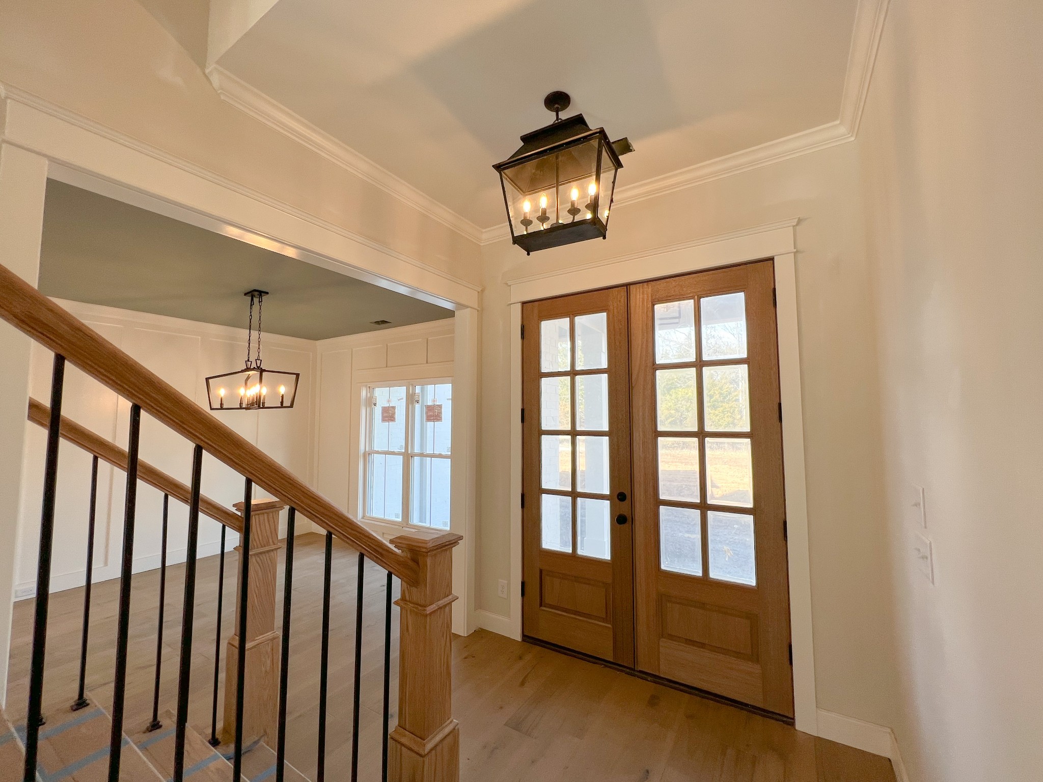 6693 Simmons Bluff Road Lebanon, TN 37090 - Photo 3 of 14 a view of an entryway with a window