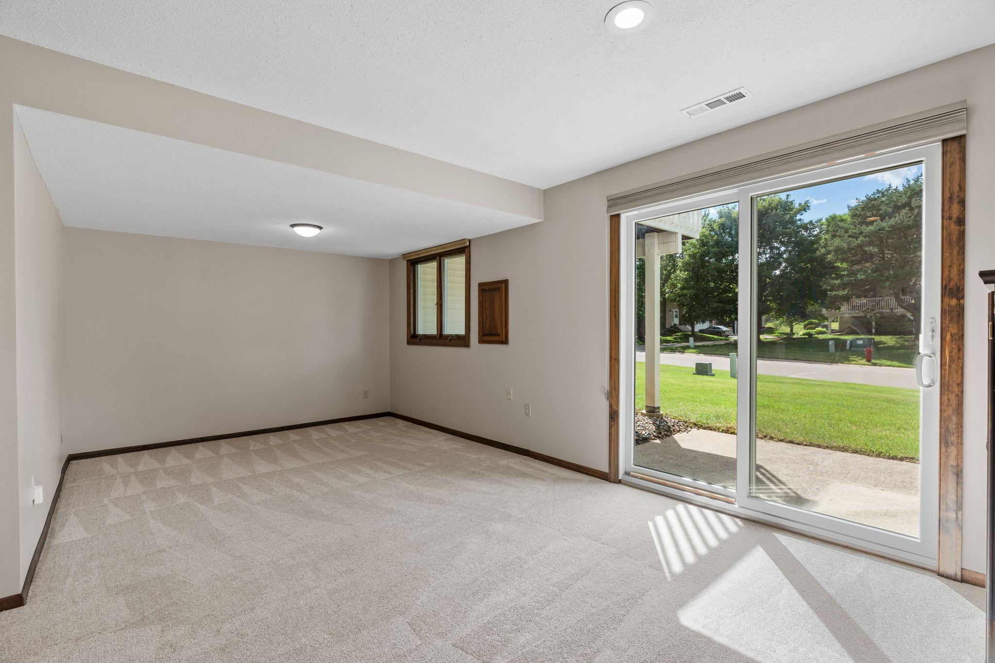 4656 Ridge Cliff Drive Eagan, MN 55122 - Photo 16 of 20