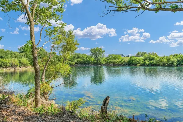 $484,900 | 50 Moss Lake Drive, Farmer City, IL 61842