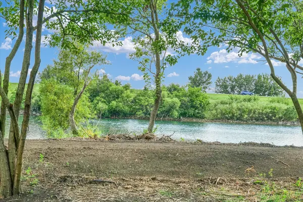 $484,900 | 50 Moss Lake Drive, Farmer City, IL 61842