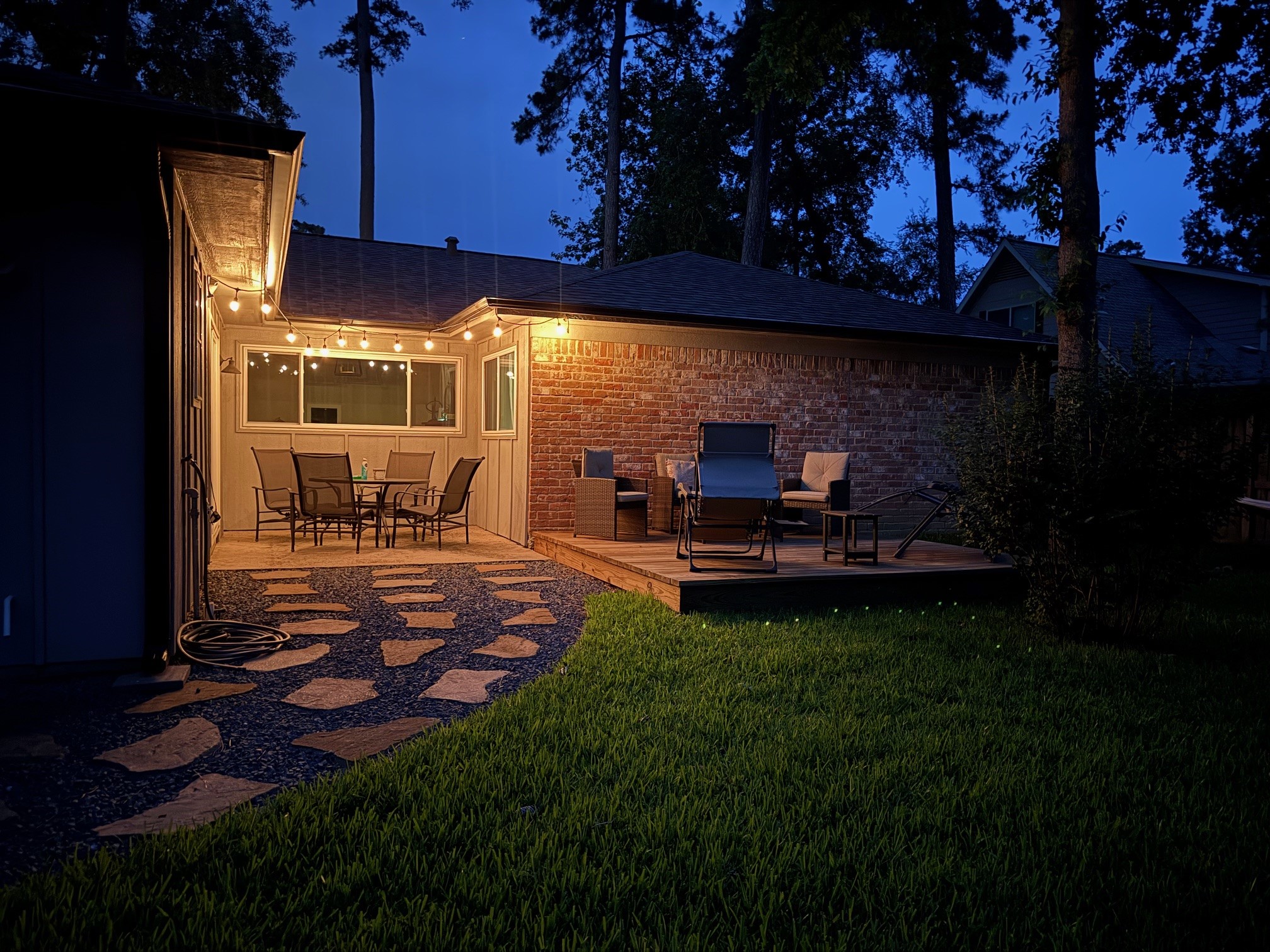 623 Hickory Ridge Drive Shenandoah, TX 77381 - Photo 3 of 26 a view of outdoor space with garden