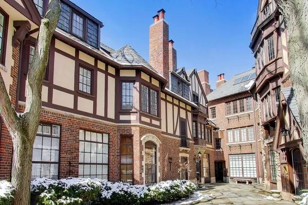 $300,000 | 555 Hill Terrace, Unit 307, Winnetka, IL 60093