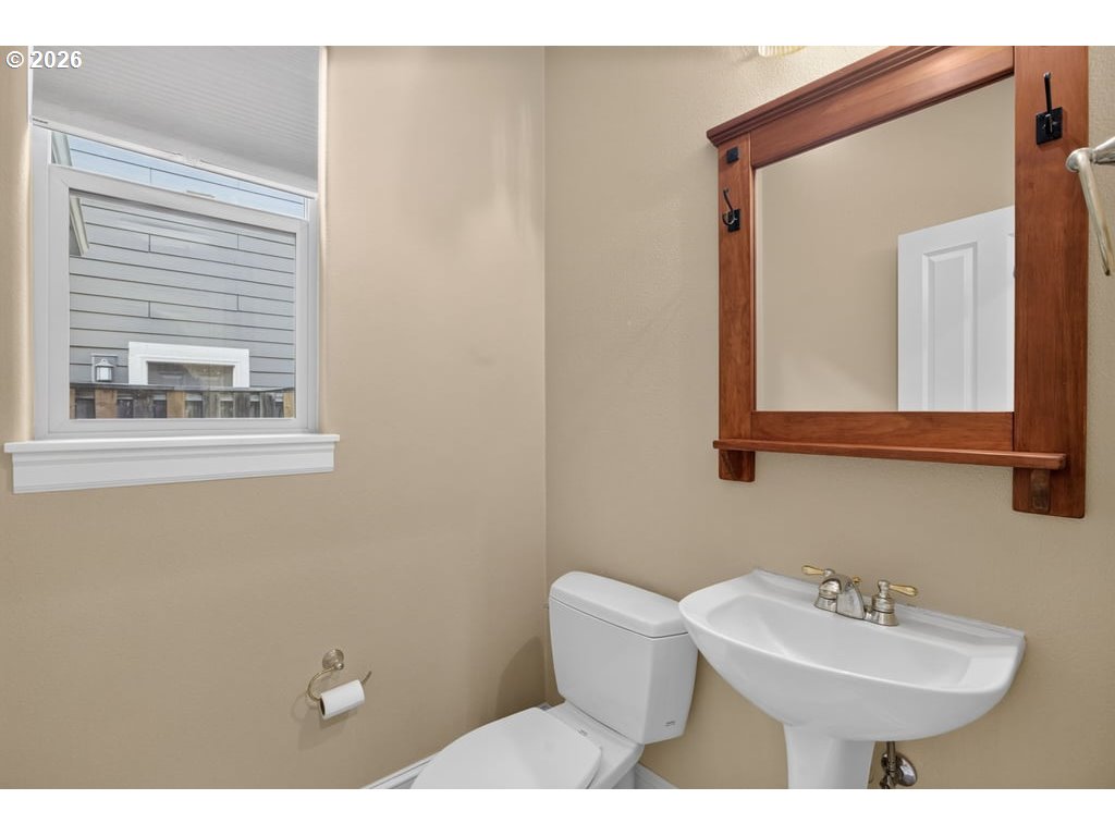 17458 Southwest 135th Place Portland, OR 97224 - Photo 31 of 37