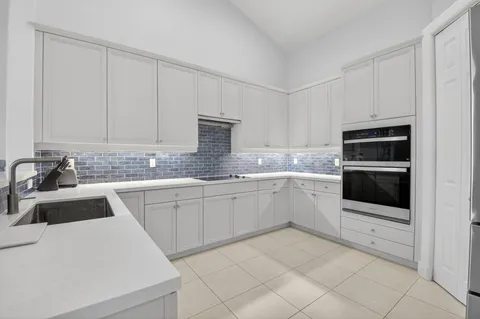 $895,000 | 23 Royal Palm Way, Unit 18, Boca Raton, FL 33432