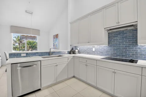 $895,000 | 23 Royal Palm Way, Unit 18, Boca Raton, FL 33432