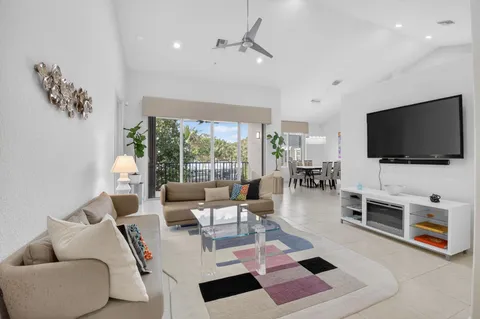 $895,000 | 23 Royal Palm Way, Unit 18, Boca Raton, FL 33432