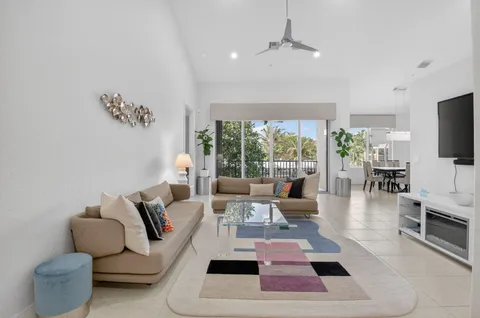 $895,000 | 23 Royal Palm Way, Unit 18, Boca Raton, FL 33432