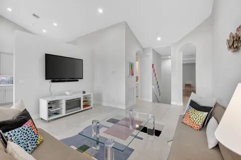 $895,000 | 23 Royal Palm Way, Unit 18, Boca Raton, FL 33432