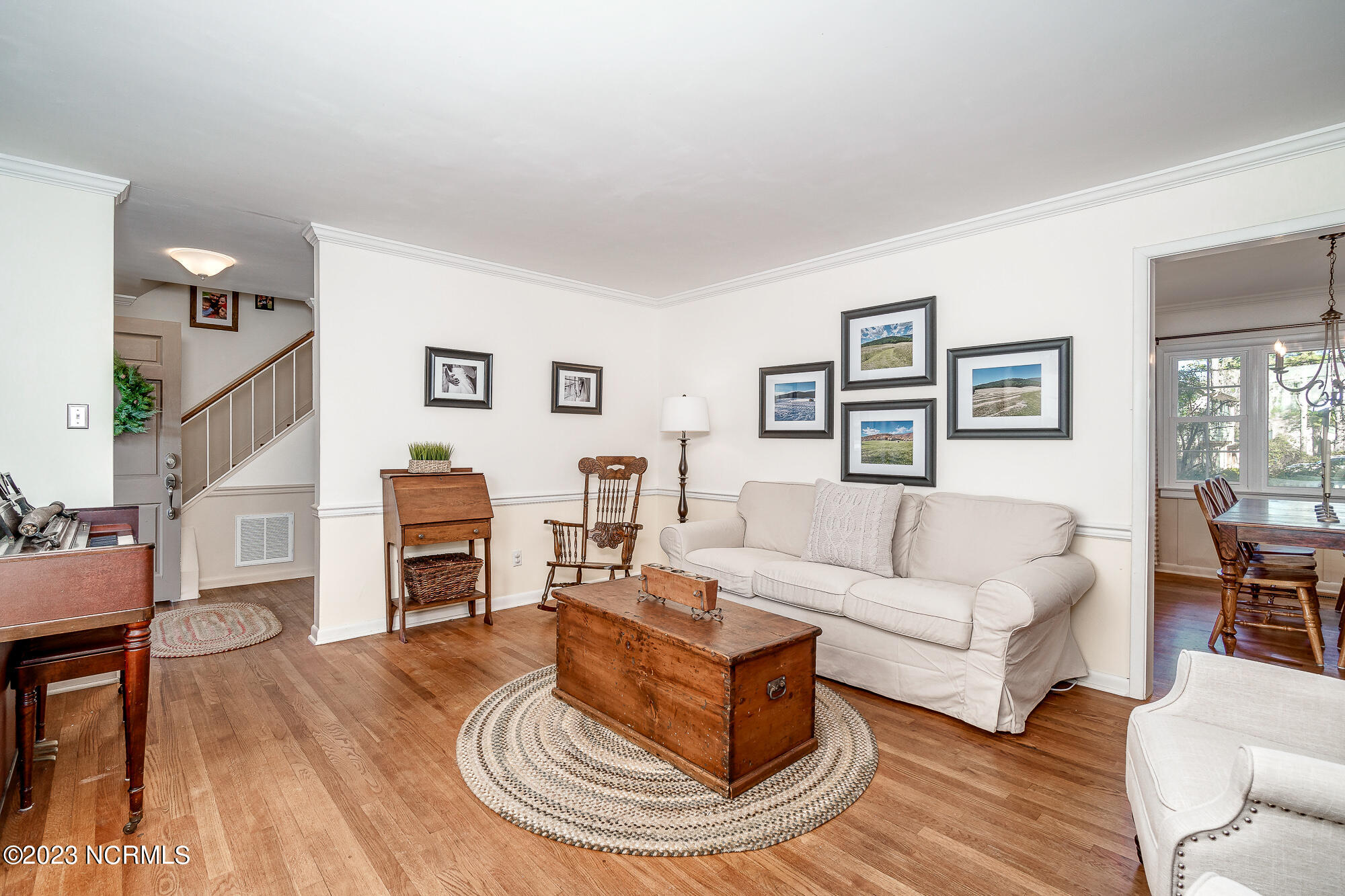 4200 Country Club Road Morehead City, NC 28557 - Photo 5 of 42 Formal Living in front of house